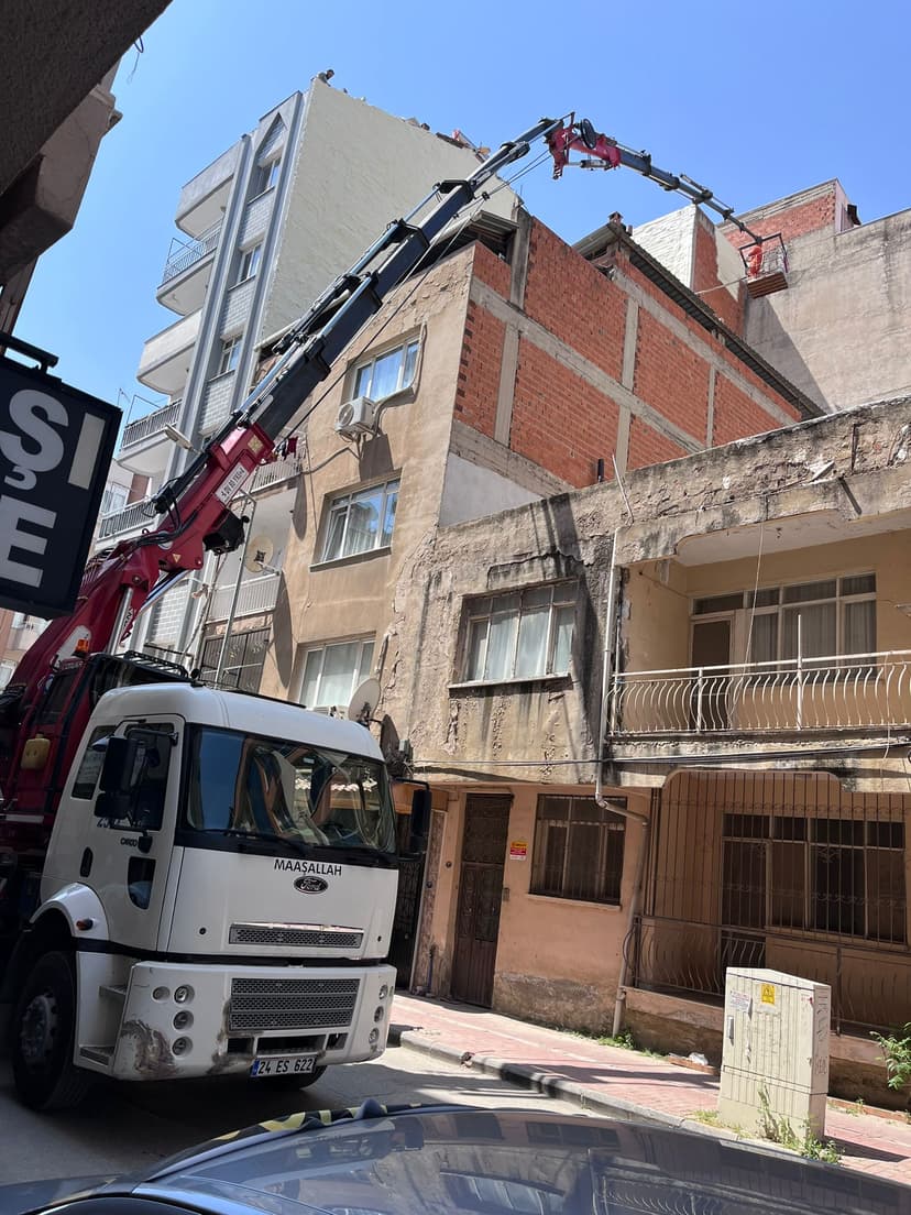 Karabağlar Prefabrik Ev Montaj Vinç Karabağlar vinç, prefabrik montaj, ev montaj, özel vinç